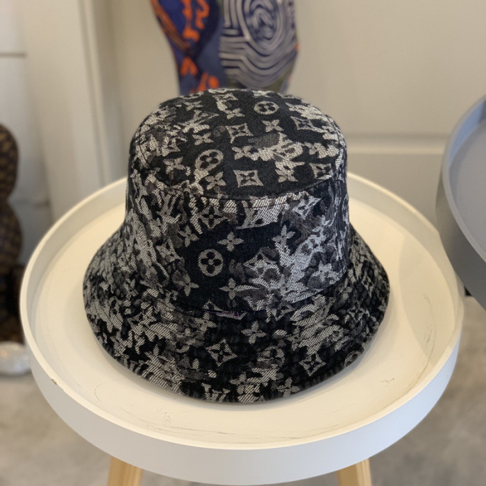 l1vv hat