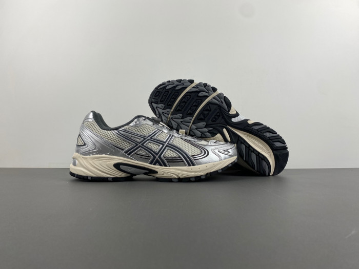 As*ic*s shoes