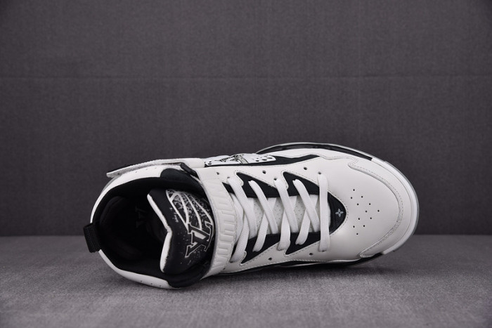 l1vv trainer