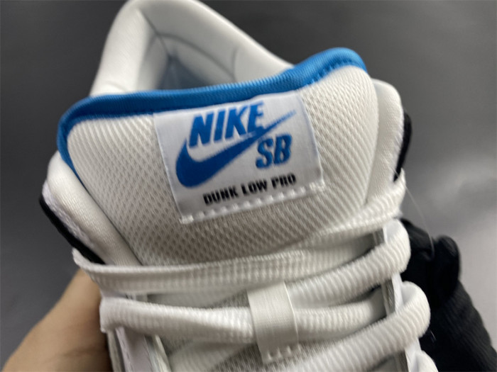 nike sb dunk low “laser blue” bq6817-101