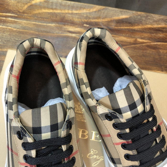 bur*berry sneakers