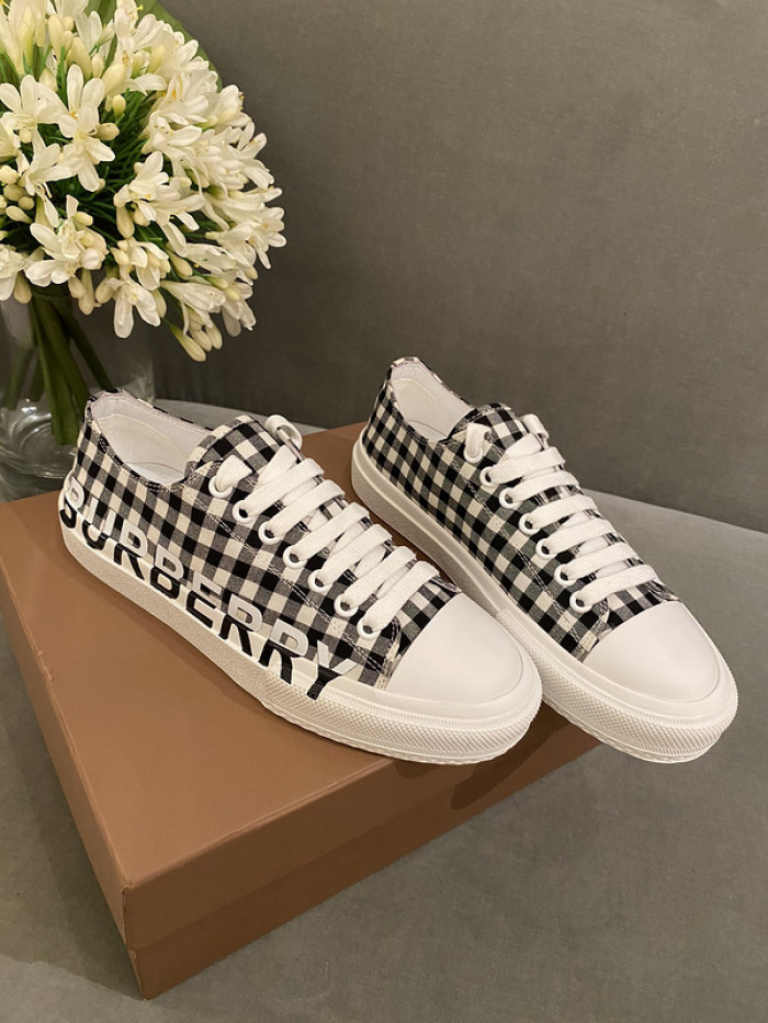 bur*berry sneakers