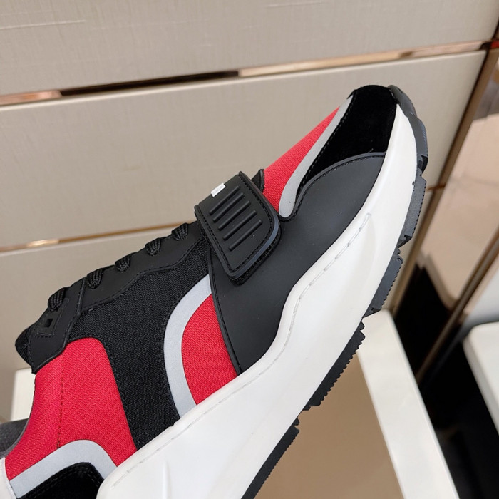bur*berry sneakers