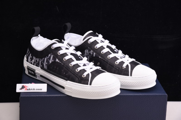 b23 oblique sneaker