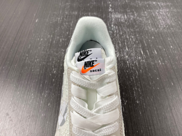 nike sacai x waffle woven green gusto dr5209-300
