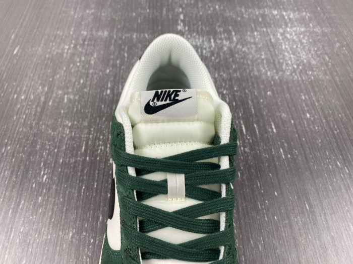 nike dunk low green snake fq8893-397