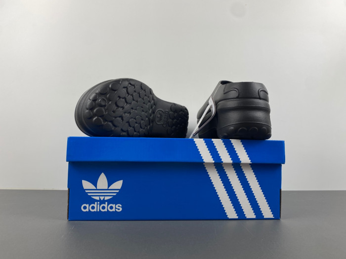 adifom stan mule ie4626