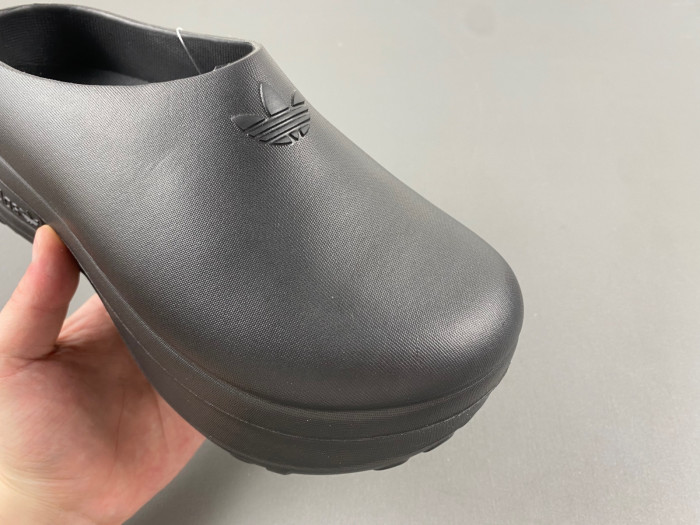 adifom stan mule ie4626